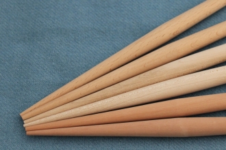 von oben nach unten: 2x Buche, 2x Ahorn, 2x Elsbeere